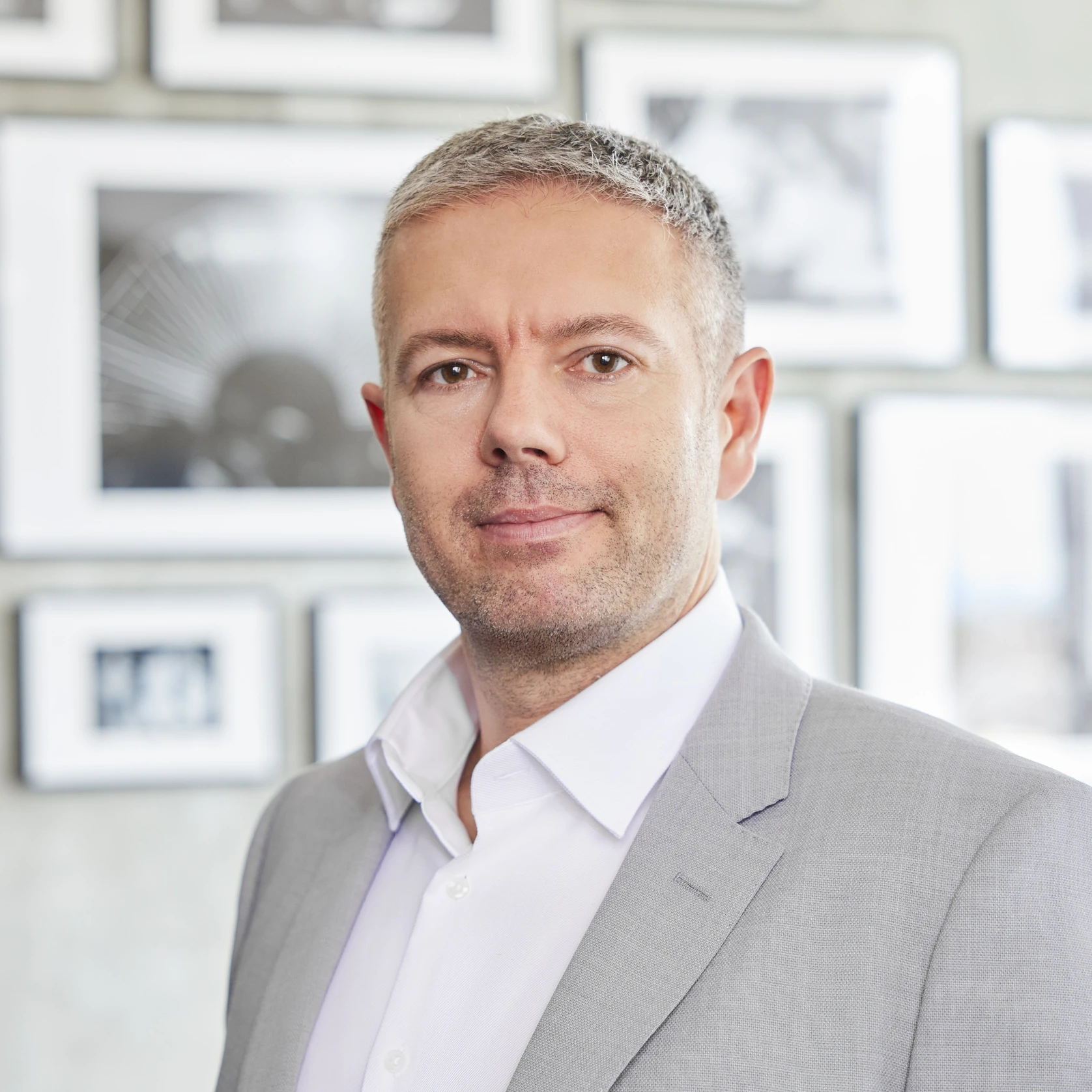 een portretfoto van Slavy Slavov